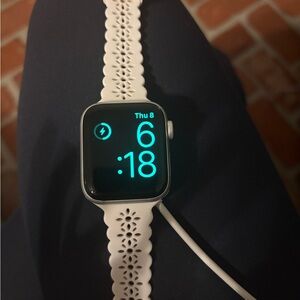 Apple Watch SE 40mm with multiple bands included